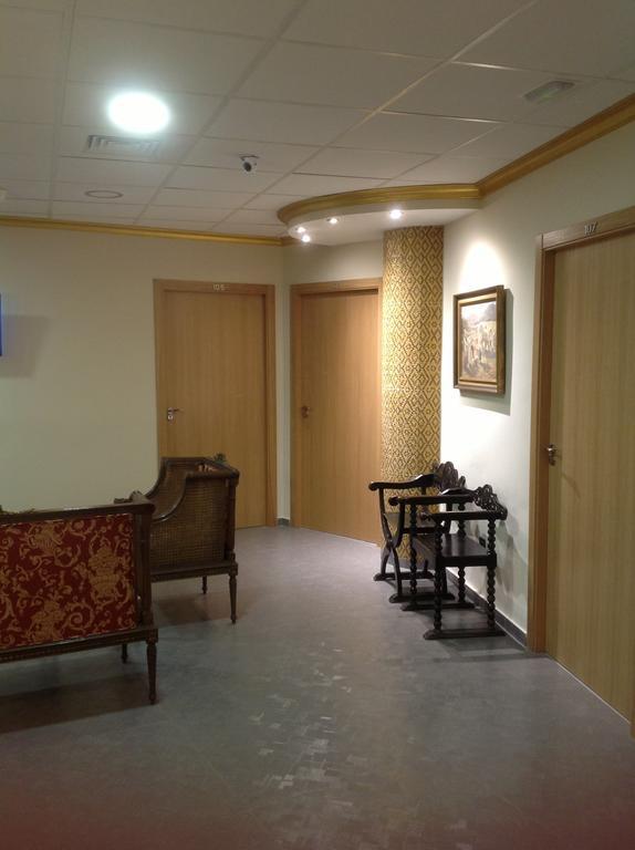 Hostal Bisbal Only Adults No Ac فالنسيا المظهر الخارجي الصورة